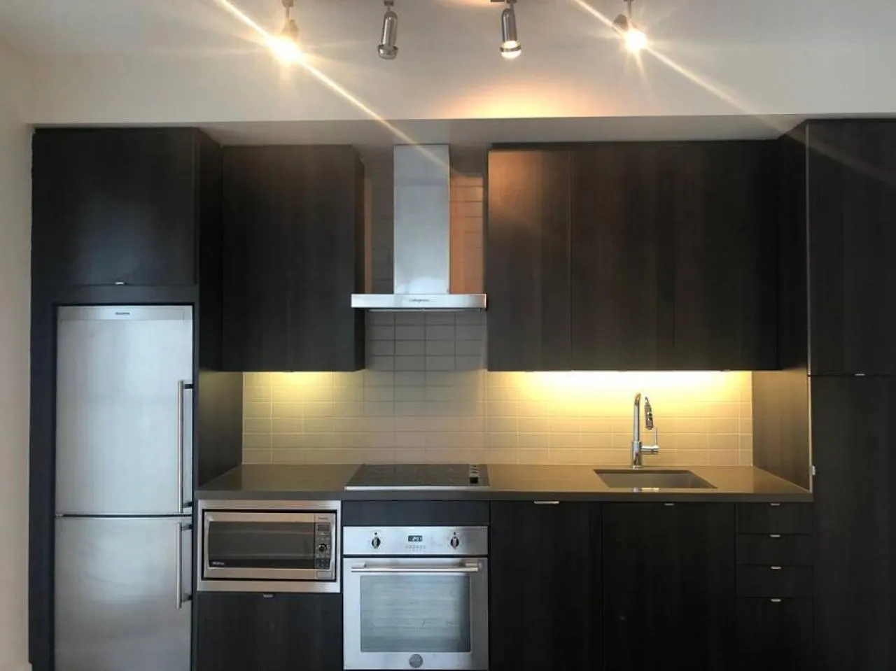 Luxury Condo Beside Cn Tower In Heart Of Toronto Appartamento