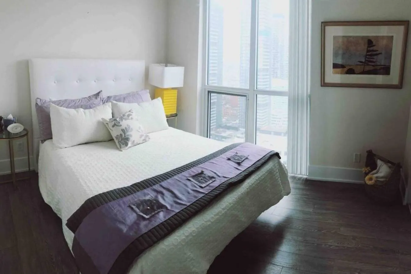 Luxury Condo Beside Cn Tower In Heart Of Toronto 0*,  Canada